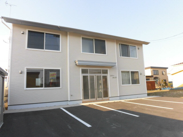 リバーサイドの外観