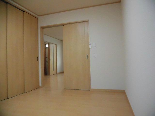 リバーサイドの洋室