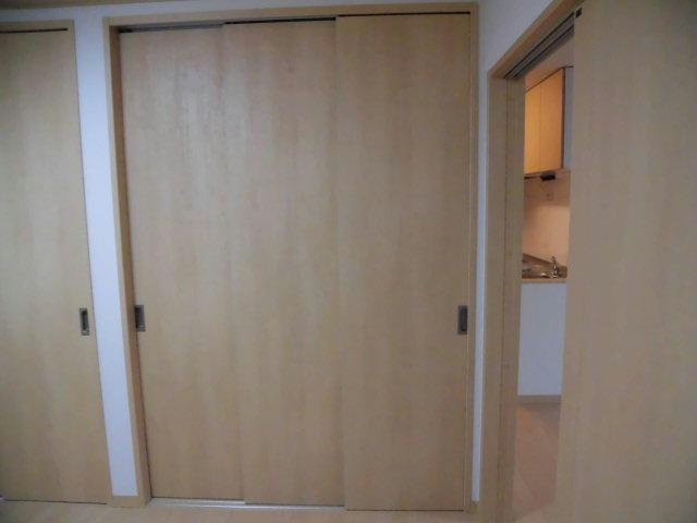 リバーサイドの洋室