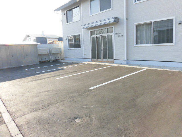 リバーサイドの駐車場