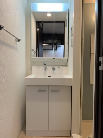 Dimus北堀江の独立洗面台