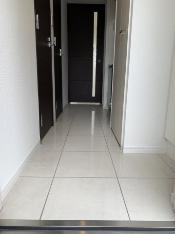 Dimus北堀江の玄関