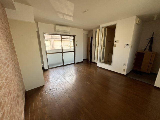 ウエストハイツの洋室