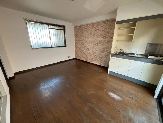 ウエストハイツの洋室