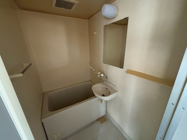 ウエストハイツの浴室