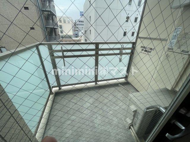 Dimus北浜のバルコニー