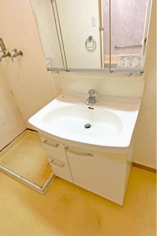 万葉ハイツ舞子の洗面所|洗面台