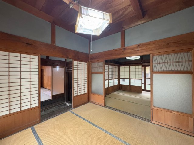 葛城市大畑　中古戸建の和室|母屋の和室♪