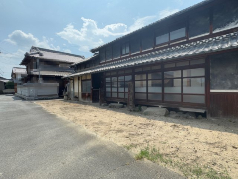 葛城市大畑　中古戸建の外観|＼近鉄南大阪線『尺土』駅徒歩約18分♪　蔵があり趣を纏う日本家屋♪／