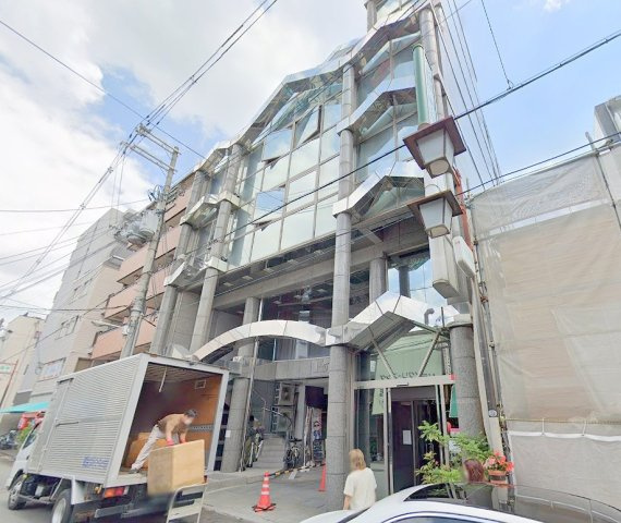 上新ビル上新庄の外観