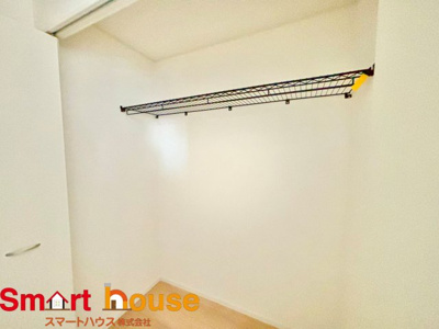 【収納】 | 伊勢原市高森　２棟 | クローゼットがあるだけでシャレの楽しみも増えますね♪
お洋服だけではなく普段使わない物などをしまえるので部屋も気持ちもスッキリ！