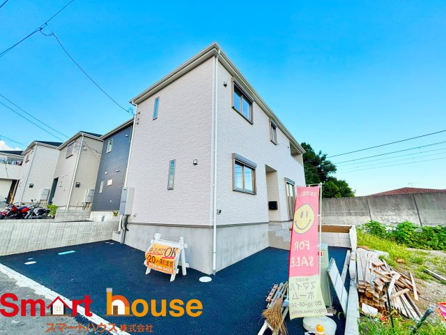 【外観】 | 伊勢原市高森　２棟 | オシャレな外観は、人の目を引くだけではなく自慢したくなりますね！植木を置いたりアレンジは、自由です。自分の好みに仕上げましょう♪