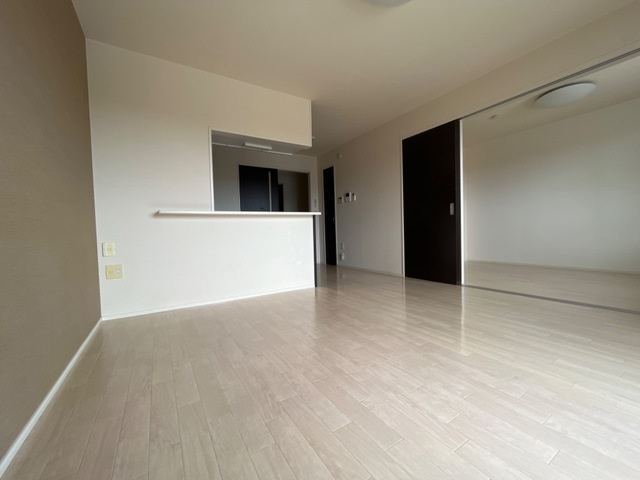 ＬＩＮＥの洋室|リビング