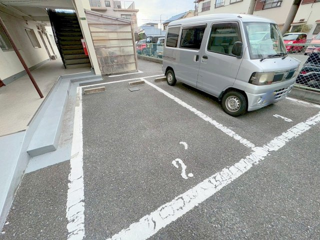グレースマンションの駐車場