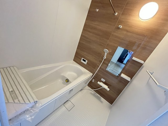 【内装】 | 福岡市城南区西片江2丁目1期　1号棟（全2棟）【仲介手数料無料・0円】 | 施工例。浴室です。施工例は完成時と異なる場合があります。