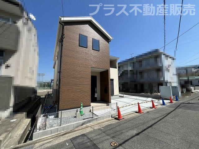 【外観】 | 福岡市城南区西片江2丁目1期　1号棟（全2棟）【仲介手数料無料・0円】 | 現地写真。プラス不動産販売なら、現場の全ての棟をまとめてご見学頂けます。