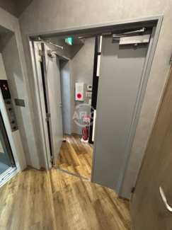 【玄関】 | GAZELLE RIO淀屋橋 | GAZELLE RIO淀屋橋　入口
