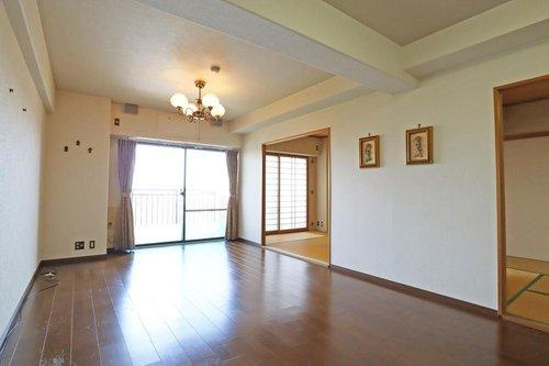 ライオンズマンション北鈴蘭台第二の内装|納戸 約4帖