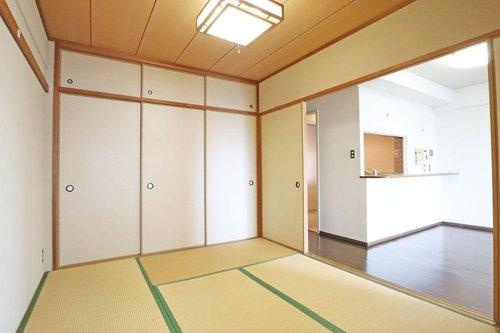 ライオンズマンション北鈴蘭台第二の和室|東側 和室 約6帖