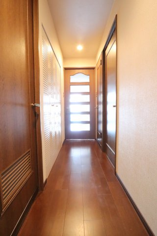 ライオンズマンション北鈴蘭台第二の内装|廊下