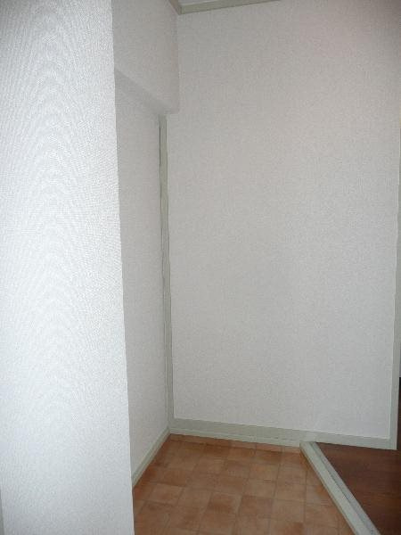 山本興産ビルの玄関