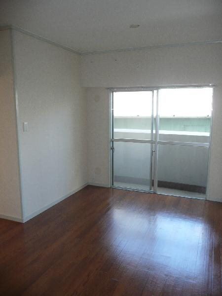 山本興産ビルの居間・リビング