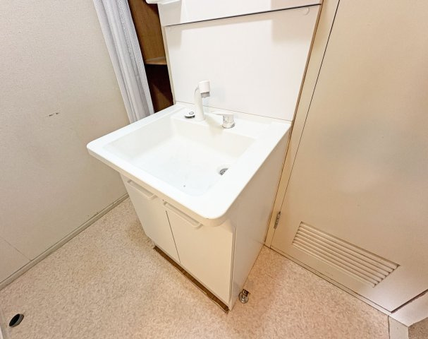 夢野ハイタウン3号棟の独立洗面台|洗面化粧台