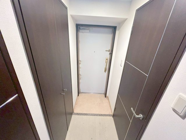 クリーデンス新大阪の玄関