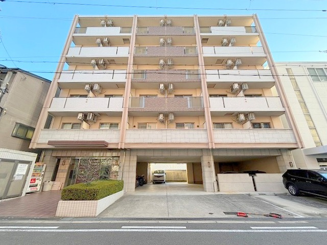 クリーデンス新大阪の外観