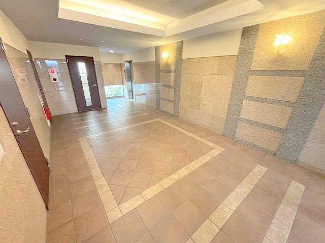 クリーデンス新大阪のロビー