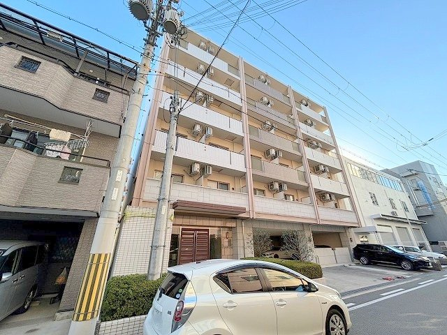 クリーデンス新大阪の外観