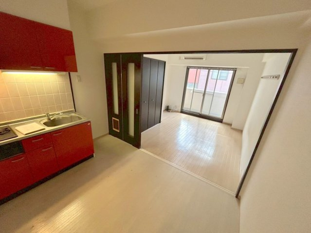 クリーデンス新大阪の居間・リビング