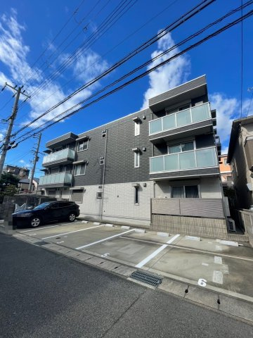 神戸市東灘区森南町１丁目のアパートの駐車場