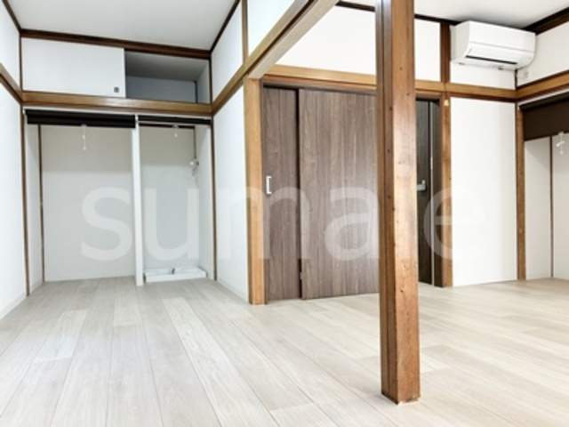 新橋ハイツの洋室