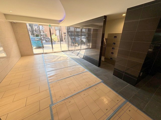 セレニテ十三ミラクのロビー