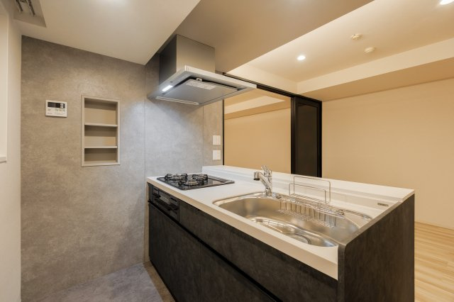 【キッチン】 | ドゥーエ参宮橋 | 調味料を壁に並べて置ける機能的設計