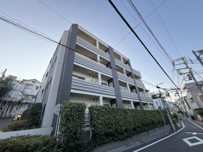 【外観】 | ドゥーエ参宮橋 | 薄青の空にも映えます