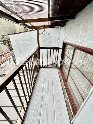 クラテル大利のバルコニー