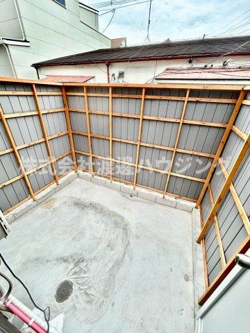 クラテル大利のバルコニー