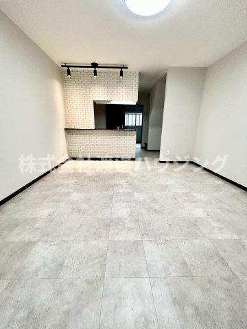 クラテル大利の居間・リビング