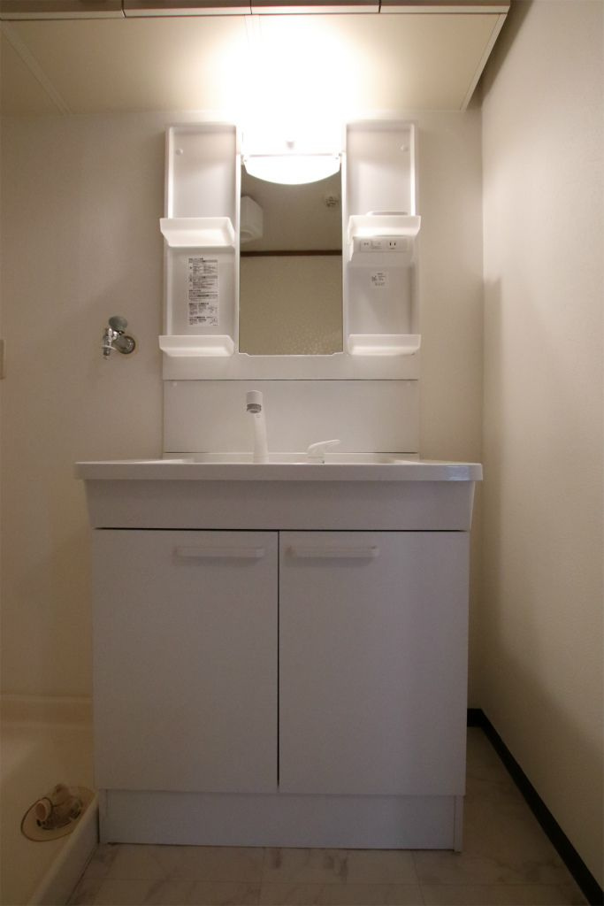 サザンコート中央町の洗面所|広い洗面スペースです★