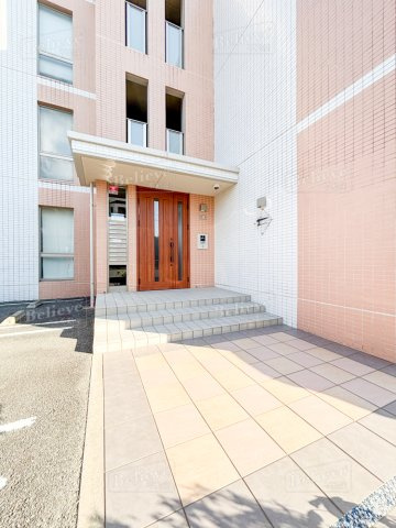 ヴィラジャスミンのエントランス|オートロック付きのエントランス☆