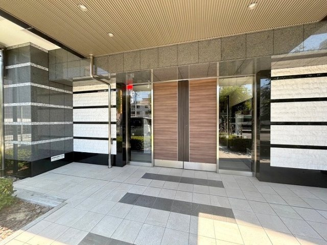 エスプレイス新大阪サウスゲートのエントランス