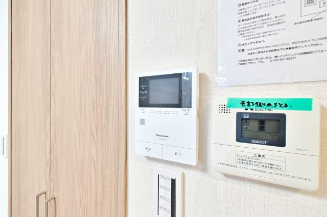 【防犯設備】 | ロワールマンション美野島 | TVモニタ付ドアホンで安心・安全にお過ごしいただけます