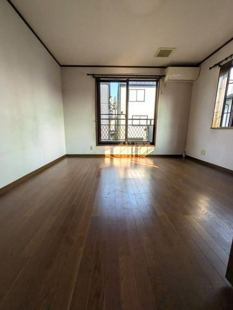 【中古】鶴ヶ島市上広谷中古住宅の洋室|2F 8帖洋室です！主寝室にいかがでしょうか♪
