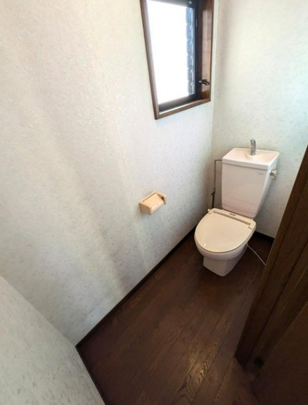 【中古】鶴ヶ島市上広谷中古住宅のトイレ|2Fトイレです