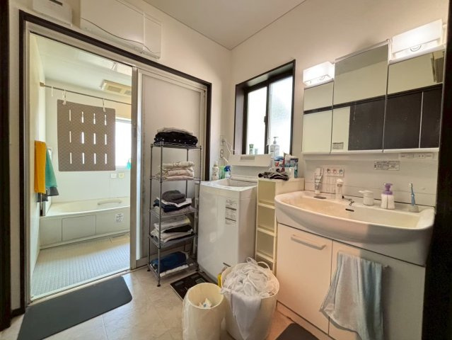 旭市南堀之内　中古戸建B棟の独立洗面台