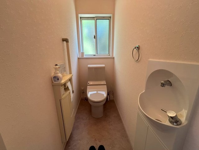 旭市南堀之内　中古戸建B棟のトイレ