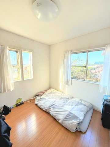 旭市南堀之内　中古戸建B棟の洋室