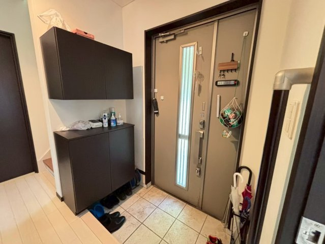 旭市南堀之内　中古戸建B棟の玄関